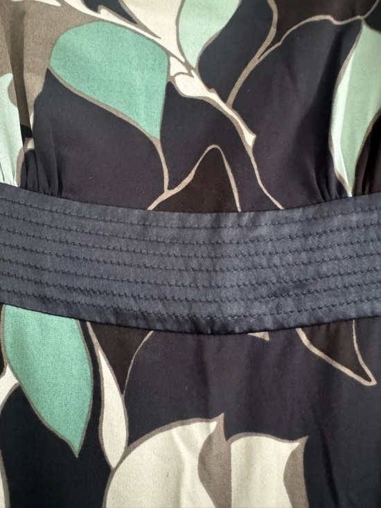 BCBGMaxAzria Y2K Navy Half Sleeve Floral Abstract Silky Midi Dress Size XS - Picture 3 of 5